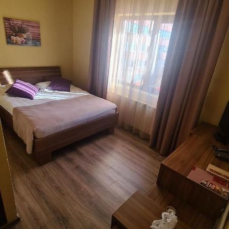 Hotel Gema Braşov Extérieur photo