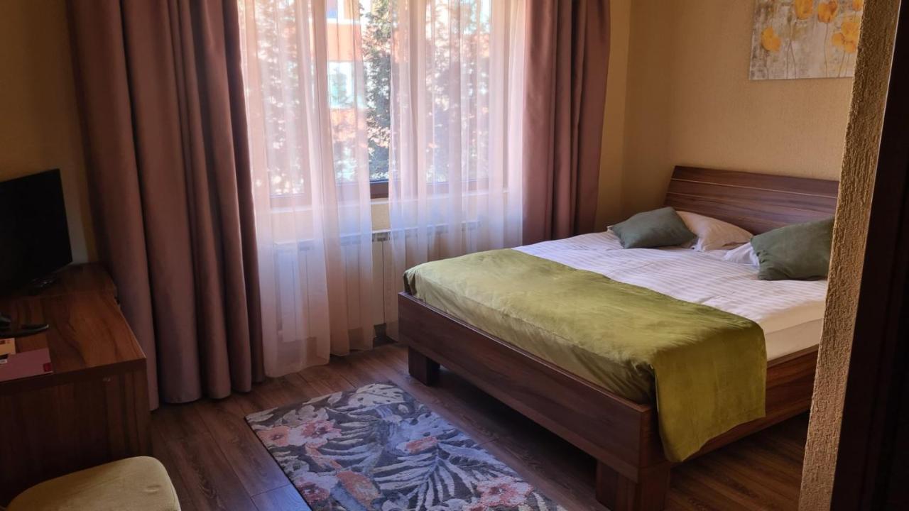 Hotel Gema Braşov Extérieur photo