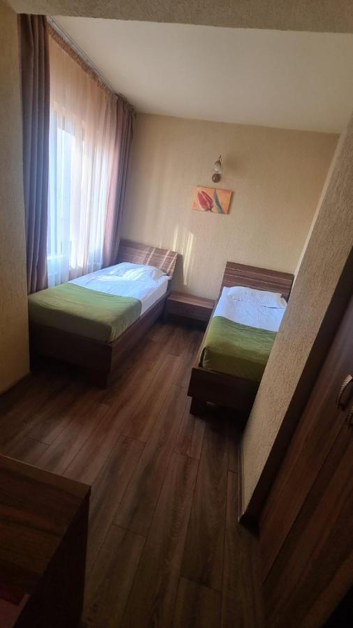 Hotel Gema Braşov Extérieur photo