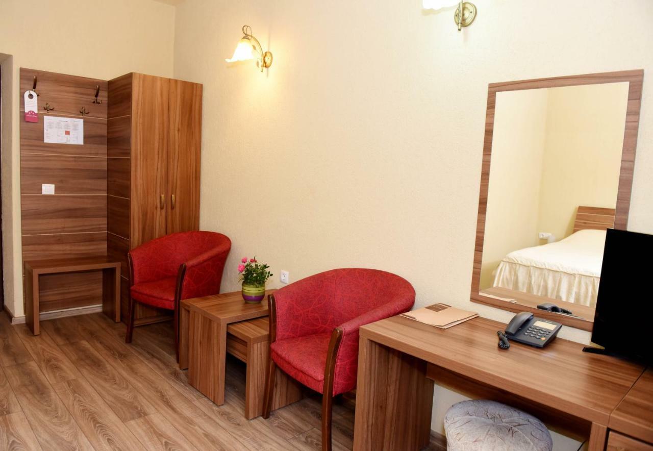 Hotel Gema Braşov Extérieur photo